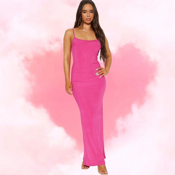 Double layered maxi drsss in hot pink - Picture 3 of 12